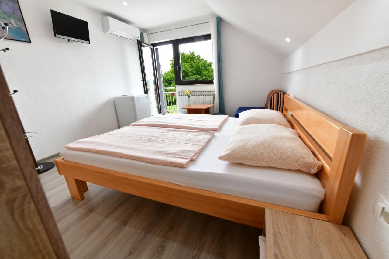House Marinic Hotel Grabovac  Buitenkant foto